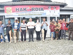 Bupati Dairi Serahkan Bantuan Kaki dan Tangan Palsu bagi Disabilitas