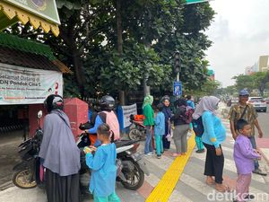 Relawan Akan Tetap Ngajar Walau Siswa SDN Pocin 1 Harus Pindah 12 Desember