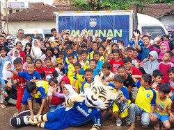Persib Beri Trauma Healing pada Anak-anak Penyintas Gempa Cianjur