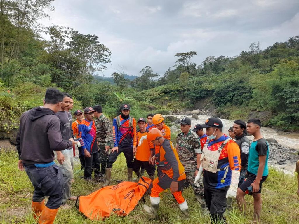 Pemancing Temukan Mayat Pria di Sungai Merawu Banjarnegara