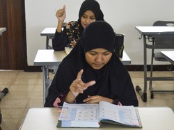 Apa Itu Bahasa Isyarat? Cek Faktanya di Sini