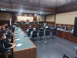 8 Terdakwa Kasus Korupsi LPEI Divonis 4 hingga 6 Tahun Penjara