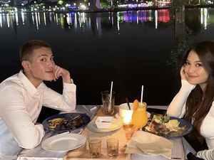 Sweet! Momen Makan Julian Jacobs dan Mirriam Eka yang Baru Lamaran
