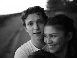 Zendaya Resmi Dilamar Tom Holland