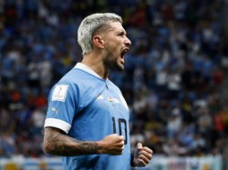 Kegagalan penalti Ghana memberi angin ke Uruguay. Mereka bisa unggul lima menit berselang dari Giorgian de Arrascaeta pada menit ke-26.