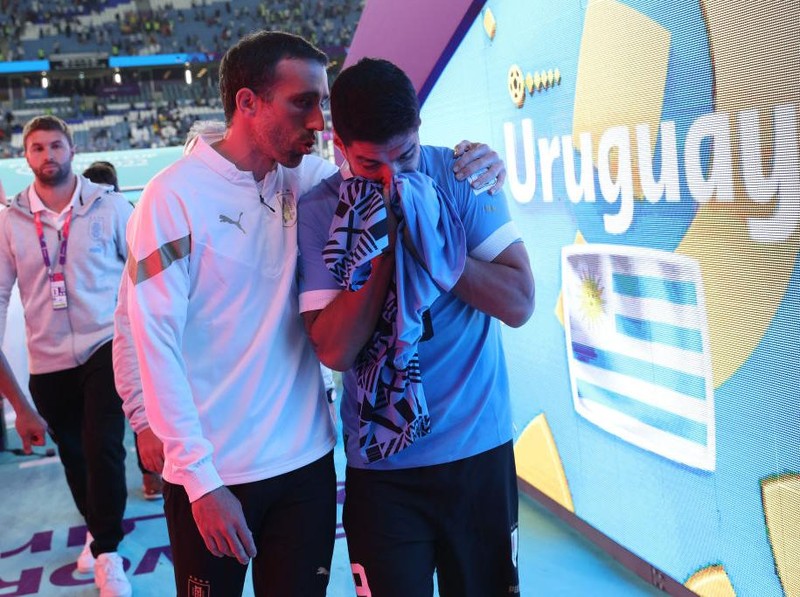 AL WAKRAH, QATAR - DECEMBER 02: Luis Suarez of Uruguay reacts after his team's elimination during the FIFA World Cup Qatar 2022 Group H match between Ghana and Uruguay at Al Janoub Stadium on December 02, 2022 in Al Wakrah, Qatar. (Photo by Maja Hitij - FIFA/FIFA via Getty Images)