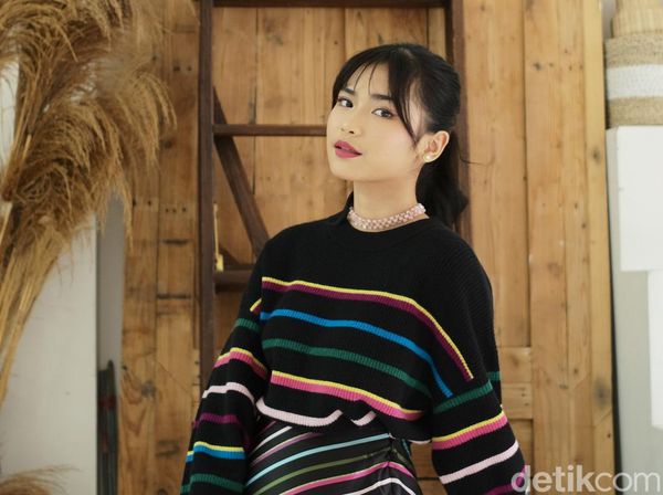 Ajeng Fauziiah, Anak Ustaz Kesampaian Jadi Artis dan Ingin Seperti Prilly