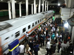 Jeritan Hati Penumpang: Dear KAI, Tiket Kereta Api Kenapa Mahal Sekali?