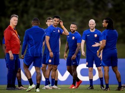 Performa Belanda Dikritik, Van Gaal: Lagu Lama