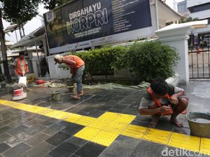 Trotoar Jalan Merdeka Selatan Direvitalisasi