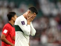 Fans Korea Selatan Olok-olok Ronaldo, Bawa Nama Messi!
