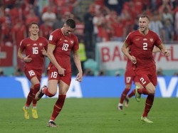 Di Balik Gestur Pegang Penis Vlahovic & Xhaka Dalam Laga Serbia vs Swiss