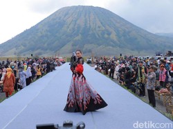EJFH 2022, 11 Desainer Jatim Pamer Karya di Lautan Pasir Bromo
