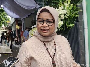 Fery Farhati Takziah ke Rumah Ferry Mursyidan, Sampaikan Pesan Anies Fery Farhati Takziah ke Rumah Ferry Mursyidan, Sampaikan Pesan Anies