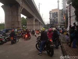 Kepanikan Warga Bandung Saat Diguncang Gempa Garut