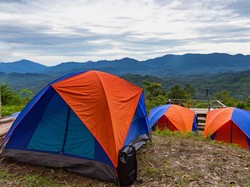 Kaum Rebahan Menjamur di China, Pria Ini Pilih Hidup Santai di Tenda