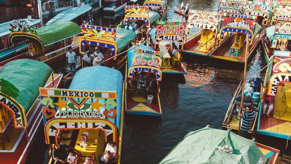 Ini Xochimilco, Wisata Kanal Air yang Penuh dengan Makanan Enak Meksiko