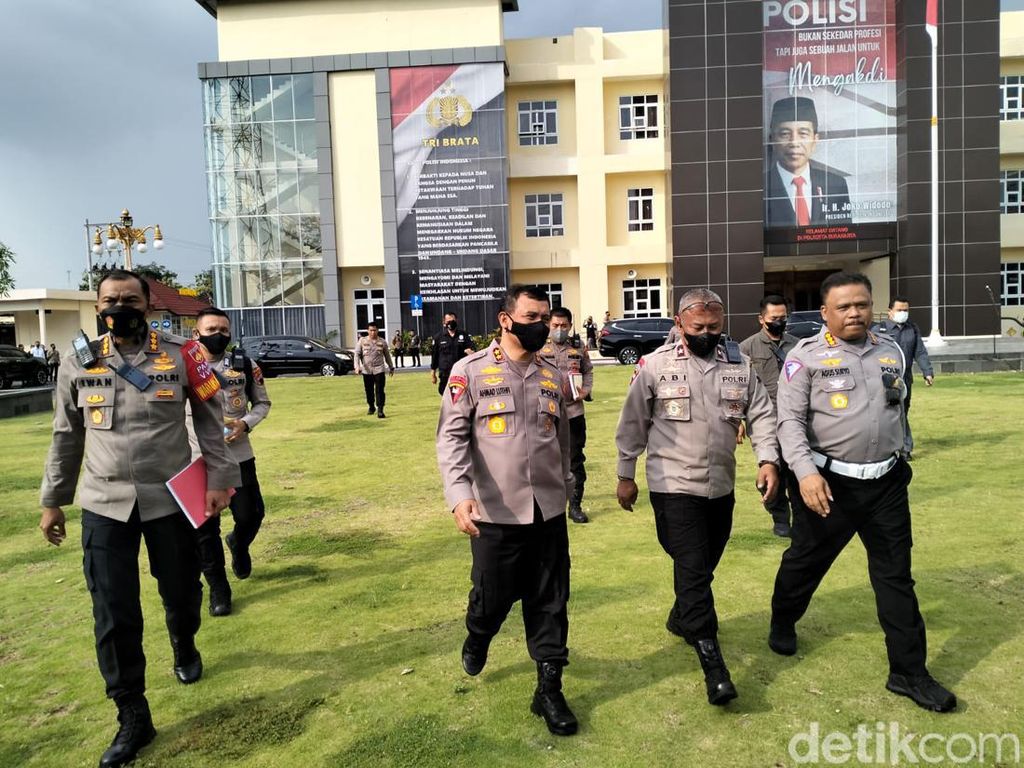 Polda Jateng: 2.188 Polisi Amankan Tasyakuran Pernikahan Kaesang-Erina Polda Jateng: 2.188 Polisi Amankan Tasyakuran Pernikahan Kaesang-Erina