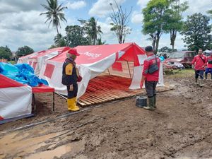 Kemensos Sediakan 4.500 Palet untuk Pengungsi di Cianjur Kemensos Sediakan 4.500 Palet untuk Pengungsi di Cianjur