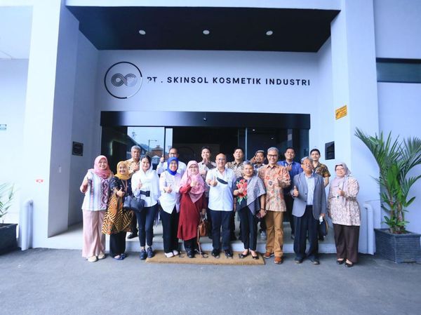 Komisi VII DPR Tinjau Industri Kosmetik Tanah Air