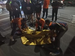 Pembalap Liar di Surabaya Tewas Tabrak Pembatas Jalan