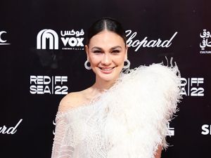 Digosipkan Pacaran dengan Gading Marten, Luna Maya: Lucu Aja! Digosipkan Pacaran dengan Gading Marten, Luna Maya: Lucu Aja!