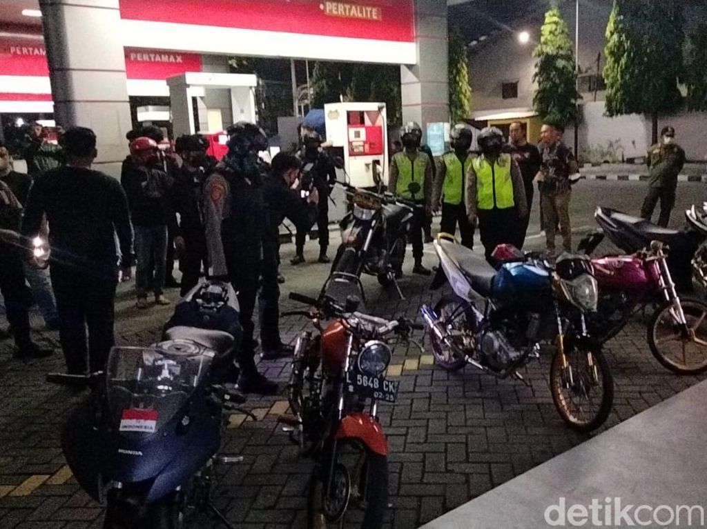 Patroli Gabungan Cegat Gangster di Surabaya, 4 Motor Tak Standar Diamankan
