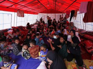 Pengungsi Disabilitas di Cianjur Dapat Bantuan dari Kemensos