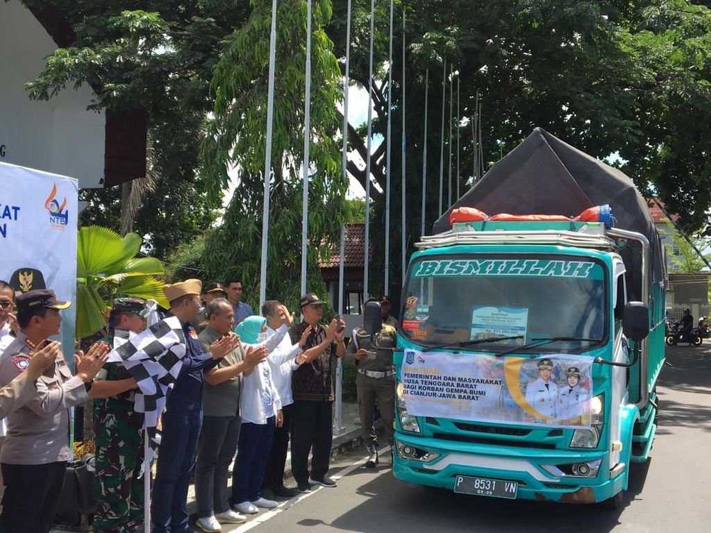 Pemprov NTB Kirim 2 Truk Kuliner untuk Korban Gempa Cianjur Pemprov NTB Kirim 2 Truk Kuliner untuk Korban Gempa Cianjur
