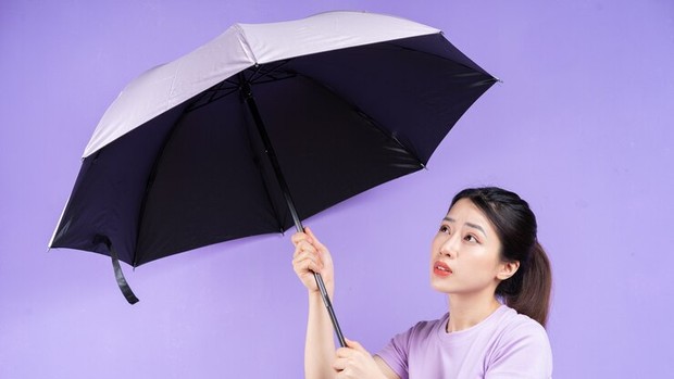 Takhayul tentang payung/Foto: Freepik.com/timeimage Deretan fakta dibalik takhayul nasib buruk