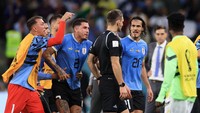 4 Pemain Uruguay yang Kejar Wasit di Piala Dunia Dijatuhi Sanksi