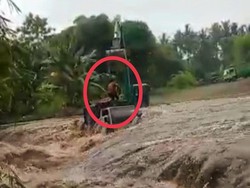 Detik-detik Truk Terseret Arus Sungai hingga Sopir Diselamatkan Ekskavator