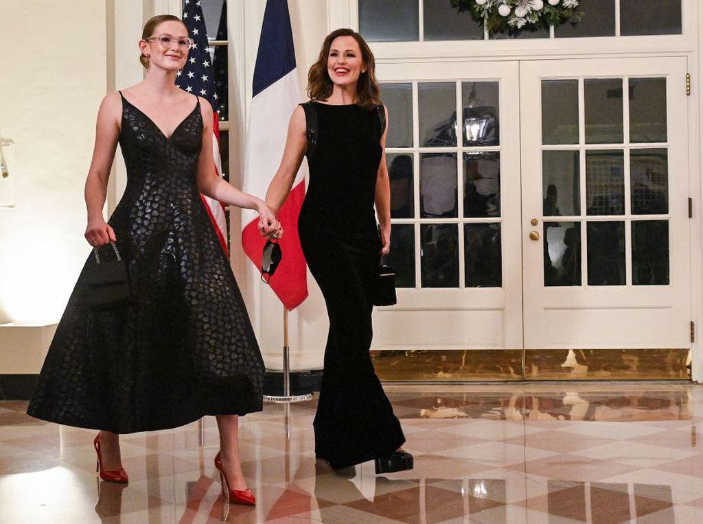 7 Momen Putri Jennifer Garner & Ben Affleck Muncul ke Publik, Beranjak Dewasa