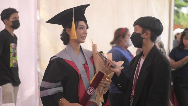 Wisuda POND'S
