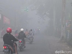 Debu Vulkanik Semeru Terjang Desa Penanggal, Warga Pilih Selamatkan Diri