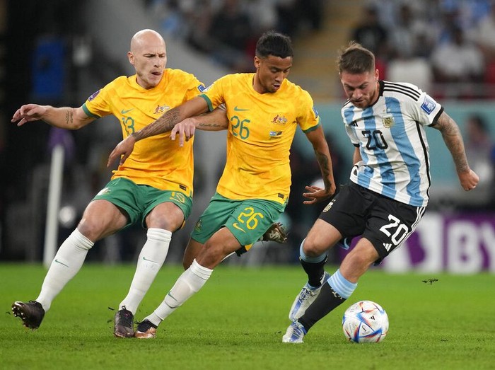 Argentina dan Belanda akan 'berduel' di perempatfinal Piala Dunia 2022. Argentina lolos setelah mengalahkan Australia, sementara Belanda menaklukkan AS.