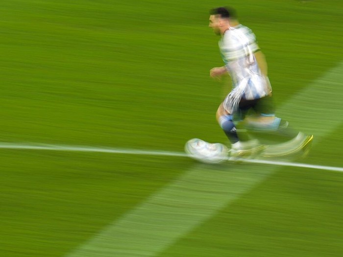 Argentina dan Belanda akan 'berduel' di perempatfinal Piala Dunia 2022. Argentina lolos setelah mengalahkan Australia, sementara Belanda menaklukkan AS.