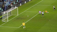 Julian Alvarez menambah keungulan untuk Argentina menjadi 2-0 di menit ke-57. AP Photo/Alessandra Tarantino.