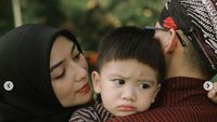7 Foto Romantis Anniversary Citra Kirana & Rezky Aditya di Candi Borobudur