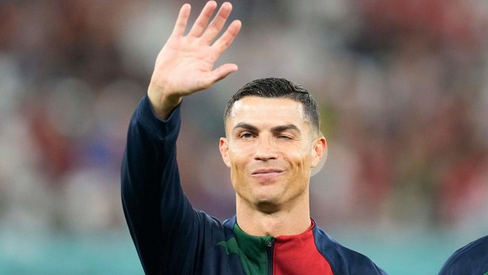 AL RAYYAN, QATAR - DECEMBER 02: Cristiano Ronaldo of Portugal looks on prior to the FIFA World Cup Qatar 2022 Group H match between Korea Republic and Portugal at Education City Stadium on December 2, 2022 in Al Rayyan, Qatar. (Photo by Ulrik Pedersen/DeFodi Images via Getty Images)