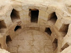 Wow, Kuburan dan Lukisan Kuno Berumur 2.300 Tahun Ditemukan di Mesir! Wow, Kuburan dan Lukisan Kuno Berumur 2.300 Tahun Ditemukan di Mesir!