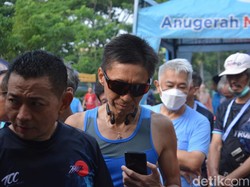 Warga Antusias Ikut Fun Run 5 KM yang Digelar UWM Surabaya