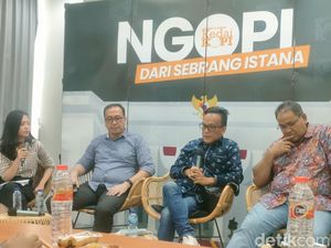 JoMan Soroti Acara Relawan di GBK, Sebut Ada Ketakutan Jokowi JoMan Soroti Acara Relawan di GBK, Sebut Ada Ketakutan Jokowi