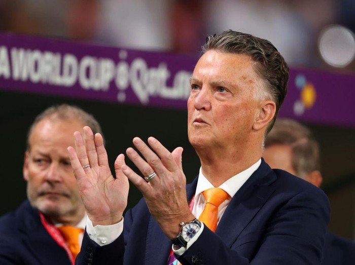 DOHA, QATAR - DECEMBER 03: Coach Louis Van Gaal of Netherlands during the FIFA World Cup Qatar 2022 Round of 16 match between Netherlands and USA at Khalifa International Stadium on December 03, 2022 in Doha, Qatar. (Photo by Stefan Matzke - sampics/Corbis via Getty Images)