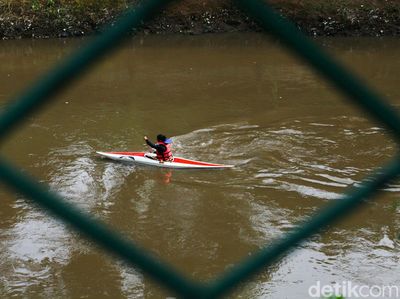 Mengintip Keseruan Festival Dayung Ciliwung 2022