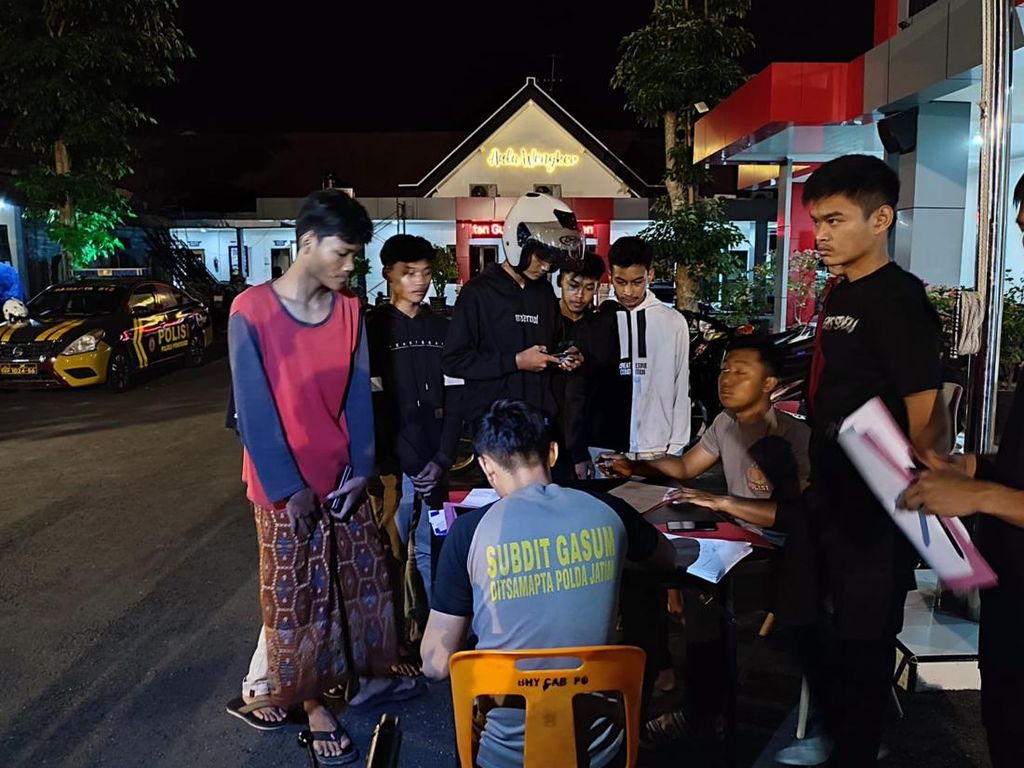36 Pembalap Liar di Bawah Umur Diamankan Polres Ponorogo 36 Pembalap Liar di Bawah Umur Diamankan Polres Ponorogo