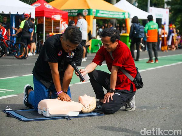 Perlu Diketahui Nih, Pertolongan Pertama Henti Jantung