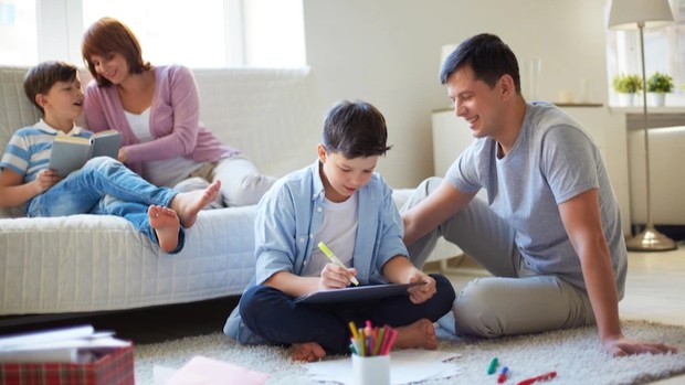 Selalu ikuti perubahan/Foto: Freepik.com/pressfoto Dampak perceraian bagi anak-anak