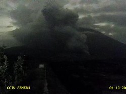 Semeru Alami 8 Kali Gempa Letusan Dalam 6 Jam