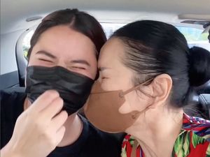 7 Momen Kebersamaan Stephanie Poetri & Titi DJ Usai 2 Tahun Tak Bertemu 7 Momen Kebersamaan Stephanie Poetri & Titi DJ Usai 2 Tahun Tak Bertemu